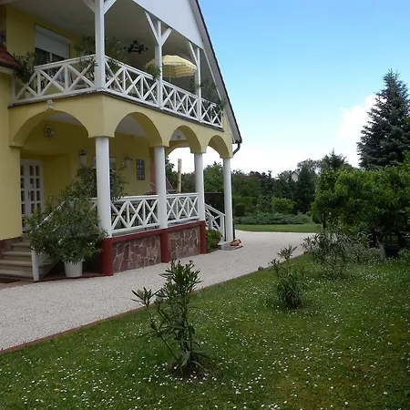 In Balatongyorok/balaton 18883 * Balatongyörök