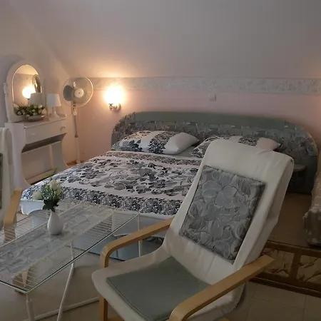 In Balatongyorok/balaton 18883 Apartmán